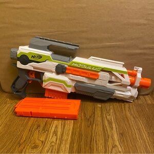 Nerf N-Strike Modulus ECS-10 Blaster Regulator Toy Dart Gun And Magazines.